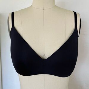 SKIMS 32DD (E) Women's Black Push-up Wireless Bra